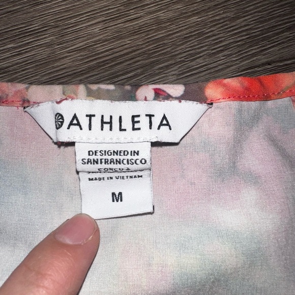 Athleta refined zephyr tank - Picture 4 of 13